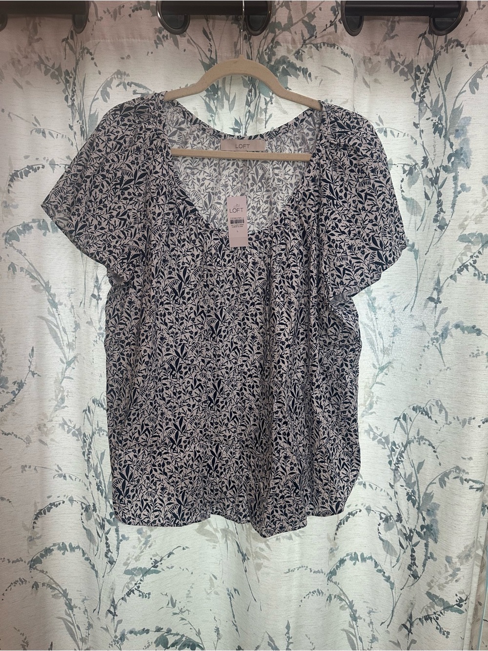 LOFT Navy and White Floral Short Sleeve Scoop Neck Blouse